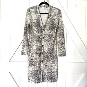 Nine Britton - Snake Print Duster 🩶🤍
